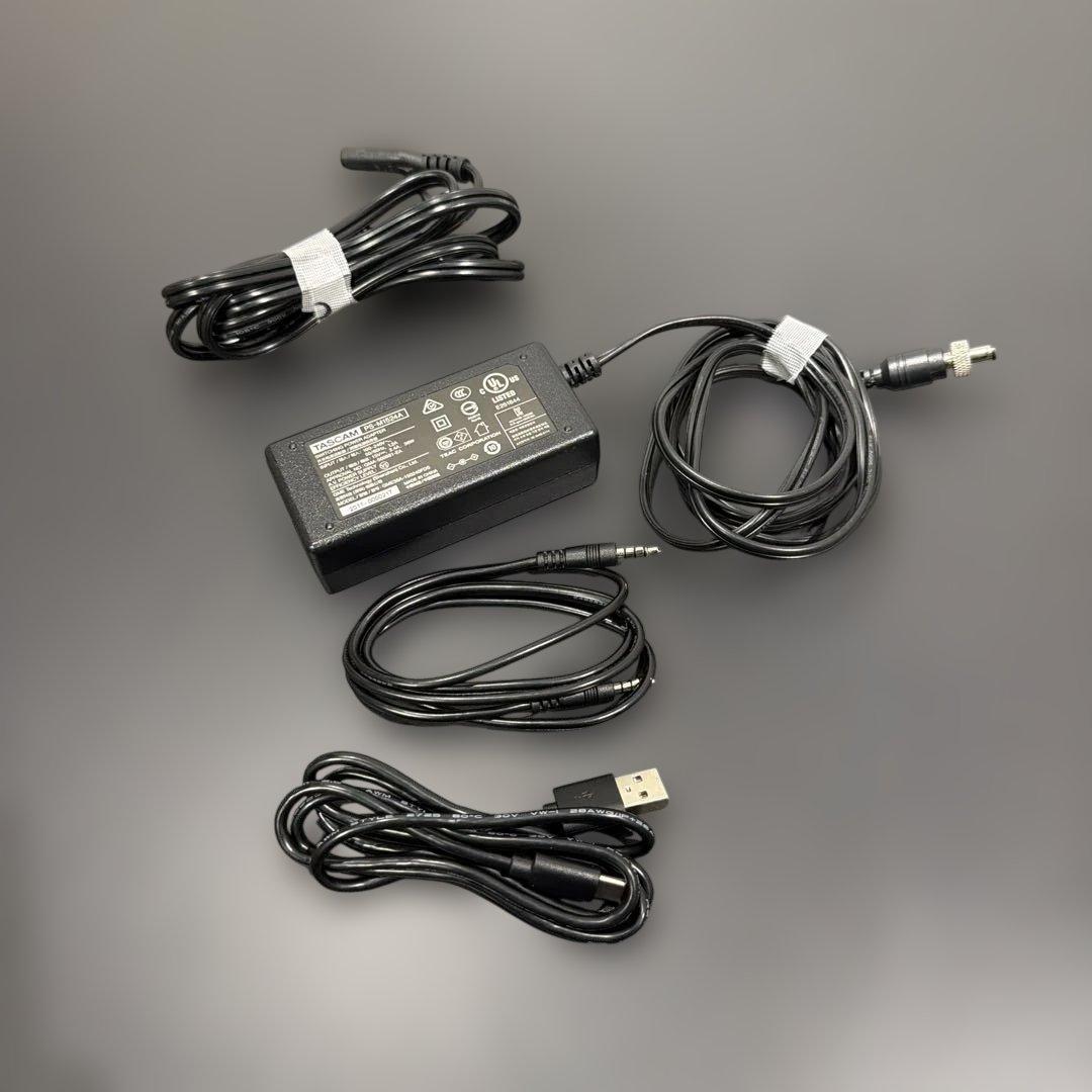 TASCAM Model12 デジタル・レコーディングミキサー 純正ケース付