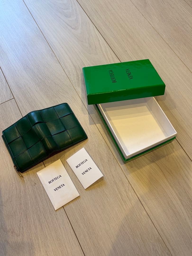 BOTTEGA VENETA 緑 二つ折り財布