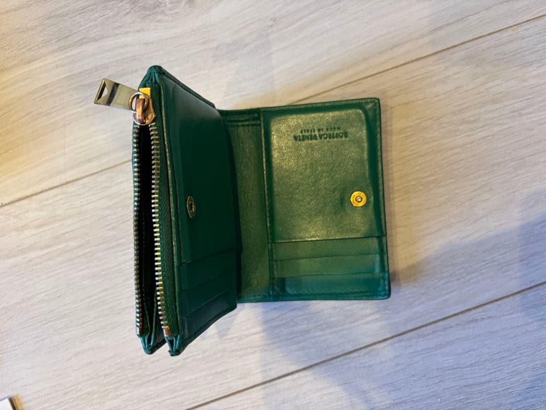 BOTTEGA VENETA 緑 二つ折り財布