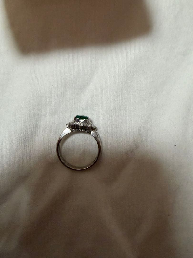 ハート型グリーンリング　pt900