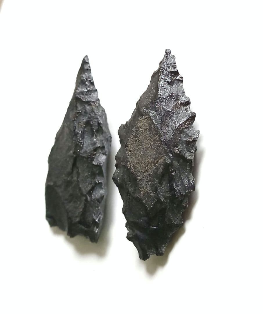 アイヌ仕様。Pro 有舌尖頭器 a 石器 サヌカイト 模写 原始人 アイヌ