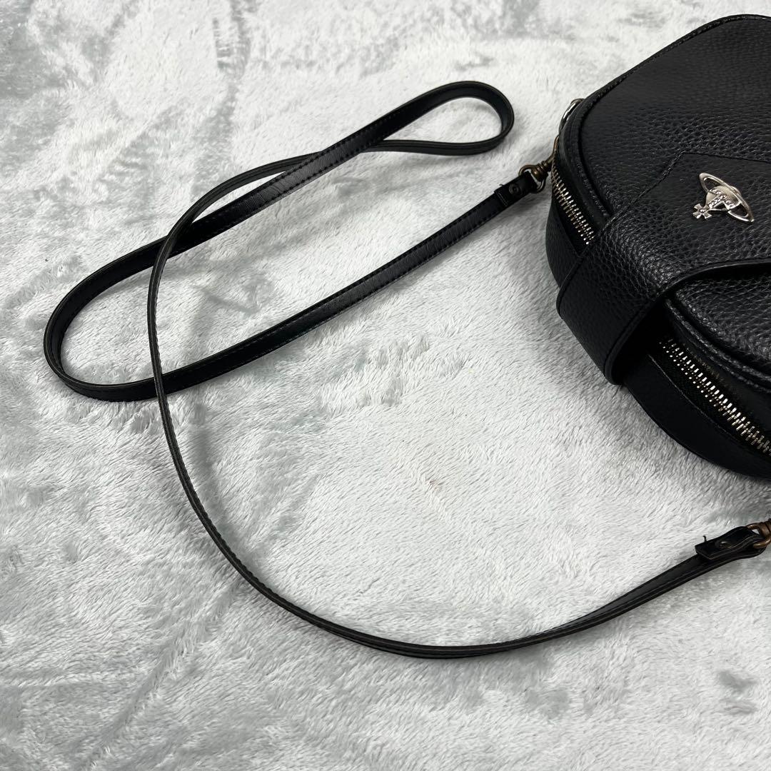 Vivienne Westwood ショルダーバッグ 斜め掛け◎ ブラック 黒