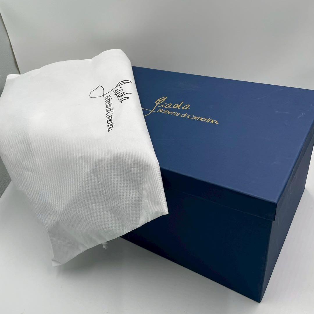 極美品　ロベルタディカメリーノ　ロベルタクラシック　レザーハンドバッグ　イエロー