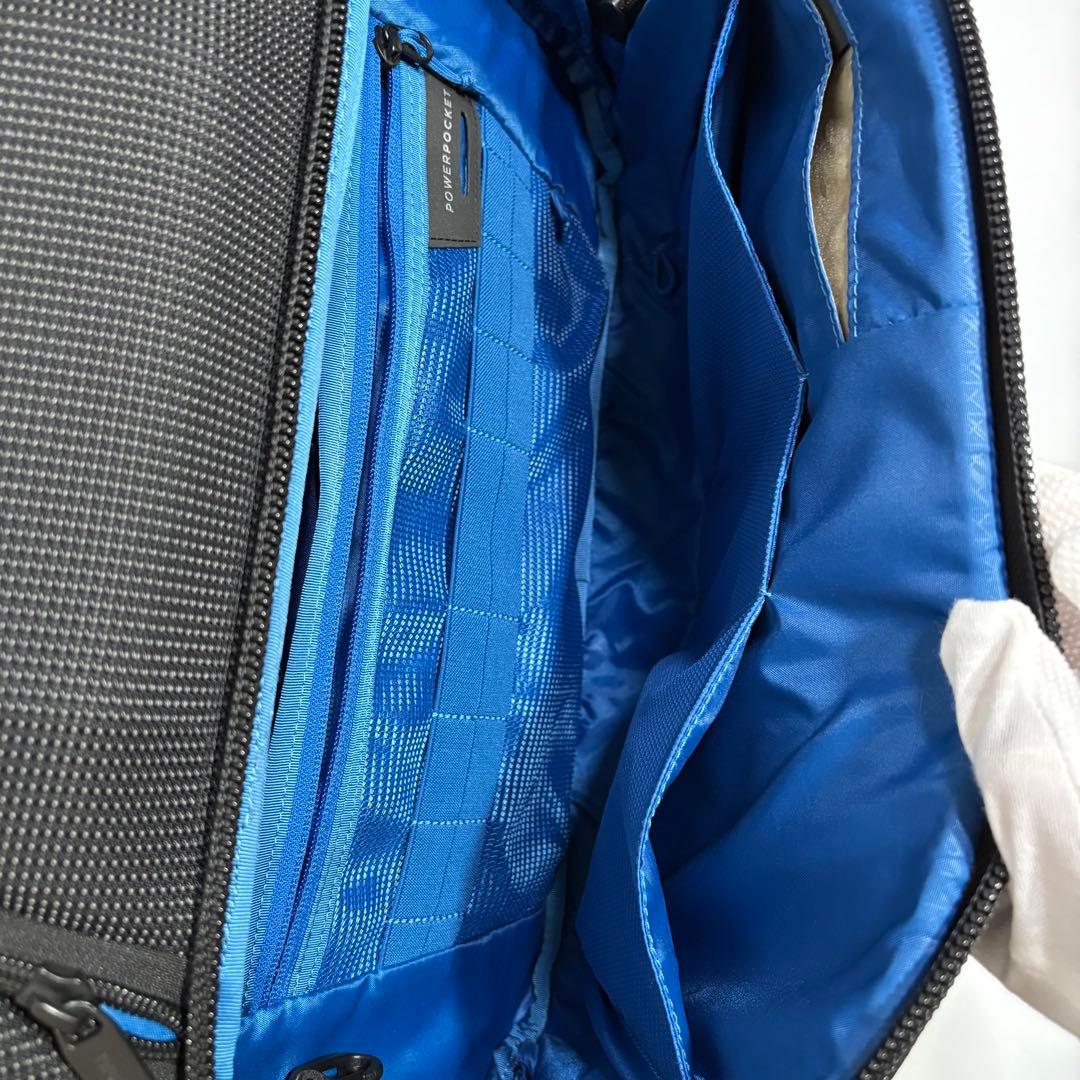 THULE　クロスオーバー2 15.6インチ ビジネスバッグ　ブラック　2way