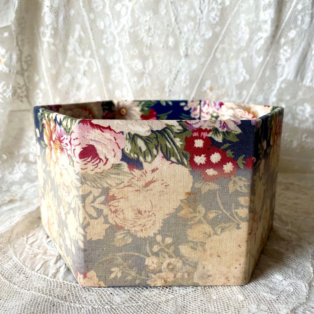 六角形のカルトナージュボックス ローズ バラ 花柄 フランス