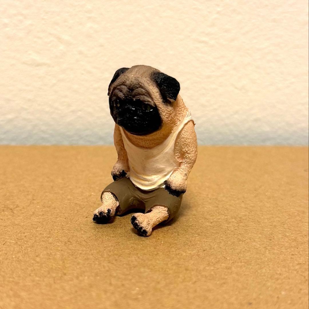 パグ 朝隈俊男コレクション 犬の生活パート1 フィギュア 置物 白シャツ
