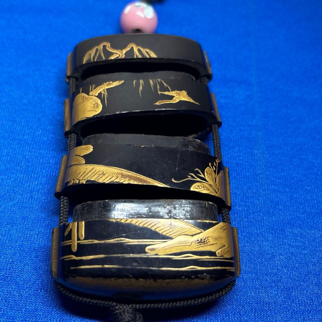 宇治川先陣争い蒔絵印籠今泉成之作東京美術館所蔵品同手あり・根付