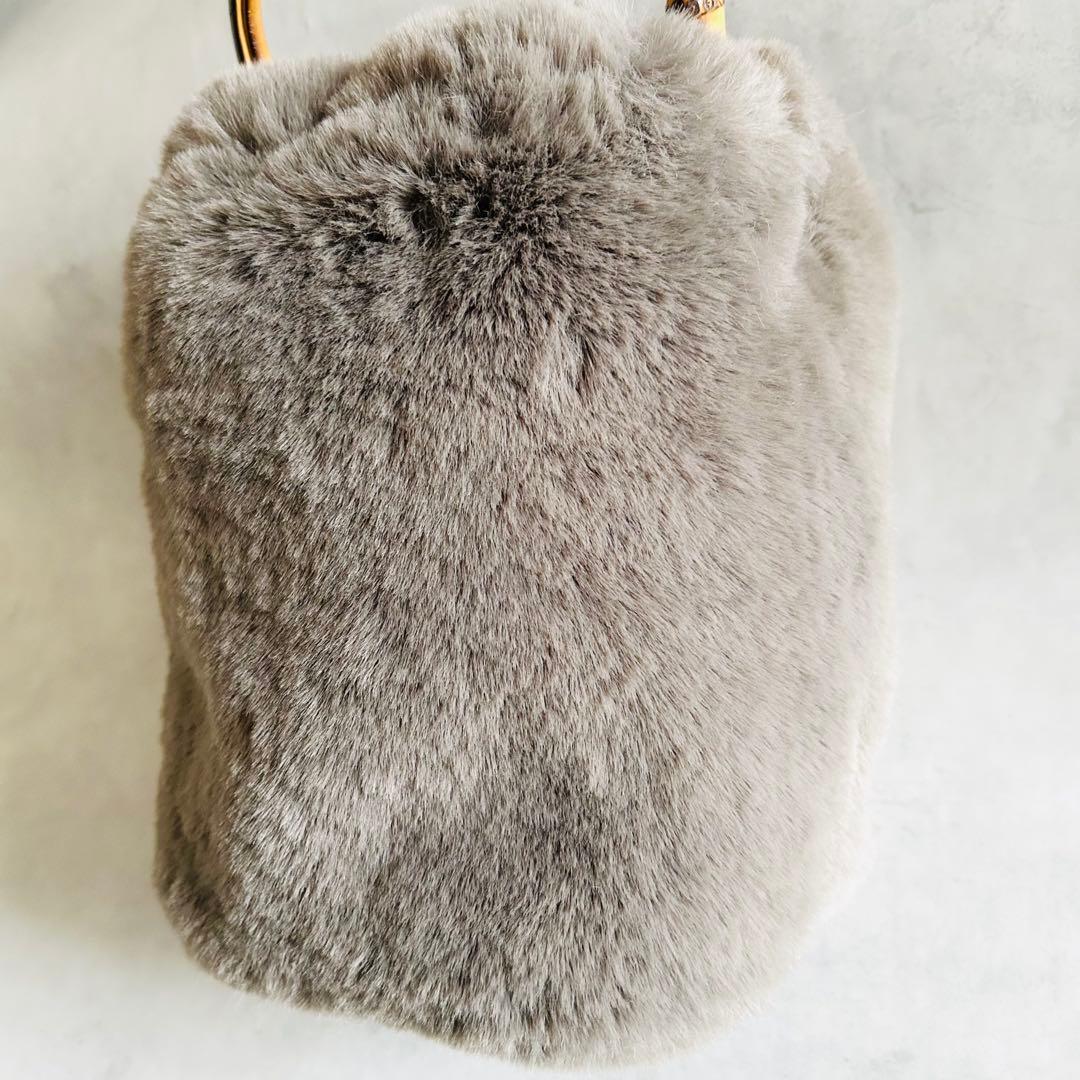 美品ヴィオラドーロファーバンブーハンドル巾着バック秋冬