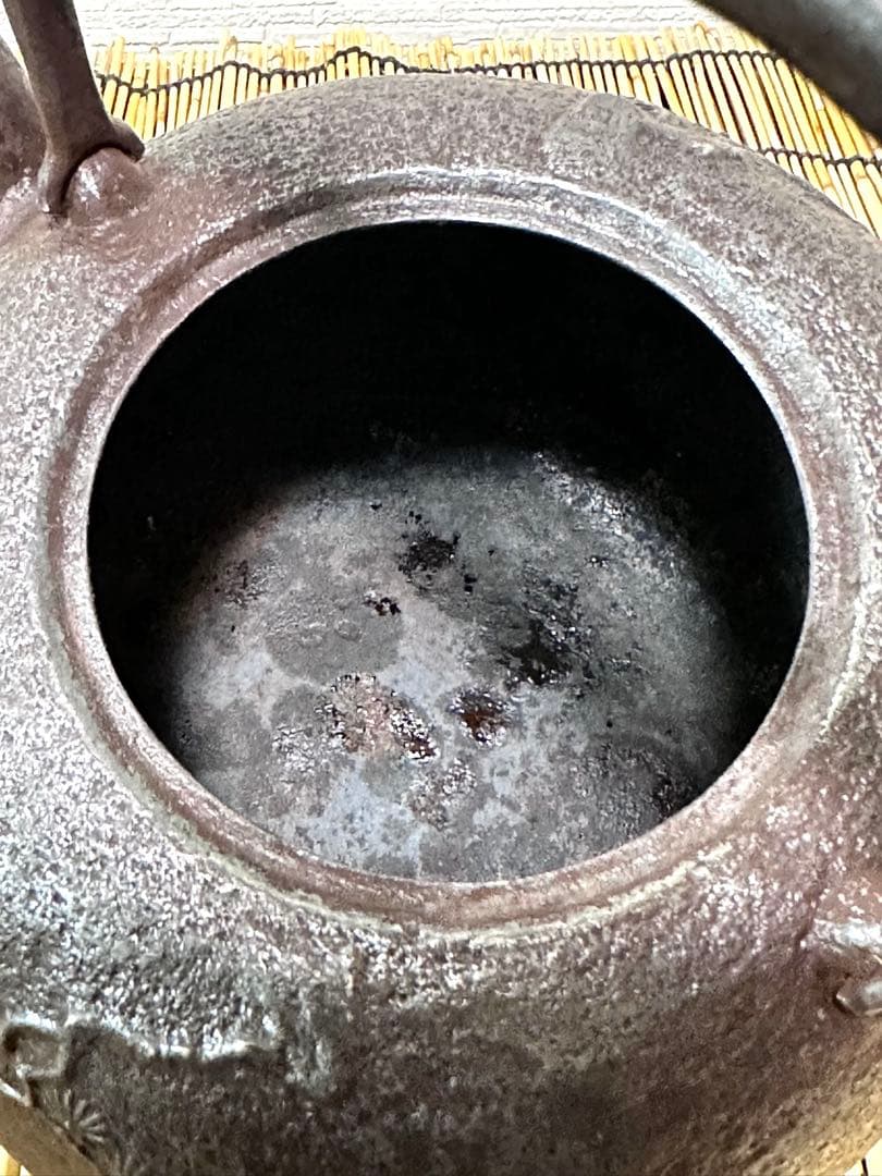 ＵＳＥＤ品　南部長寿堂 伝統工芸士 佐藤 勝芳造　丸型みみずく摘　南部鉄瓶