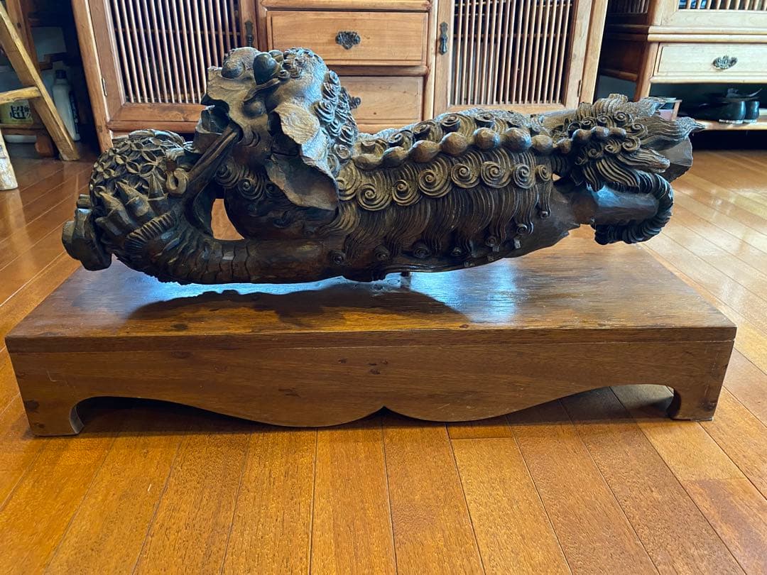 中国アンティーク 獅子の彫刻