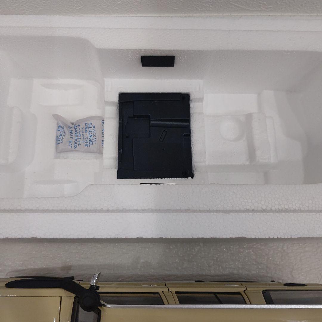 KYOSHO 1/18 トヨタ ランドクルーザー 76 2017 (ベージュ)