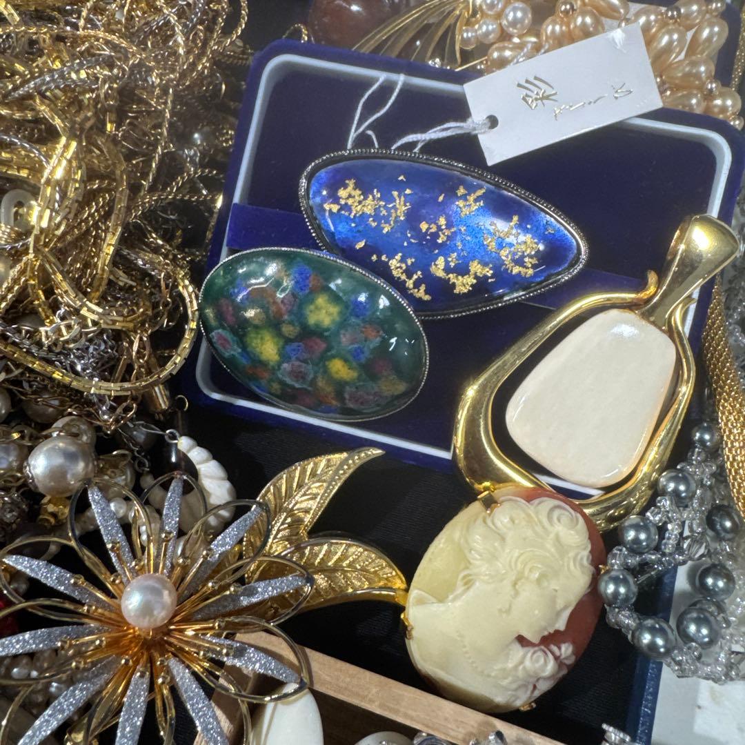 2955★レトロ　アクセサリーまとめ★3kg以上★ネックレス　ピアス　イヤリング