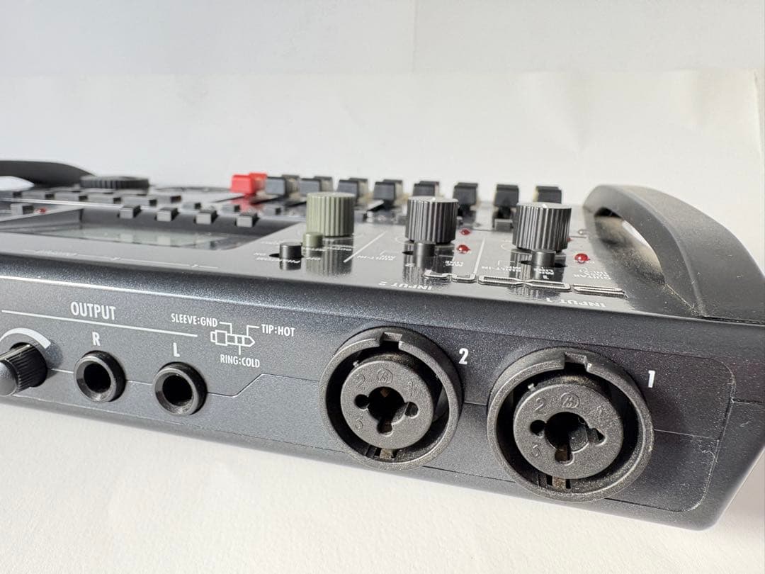 ZOOM R8 マルチトラックレコーダー　中古