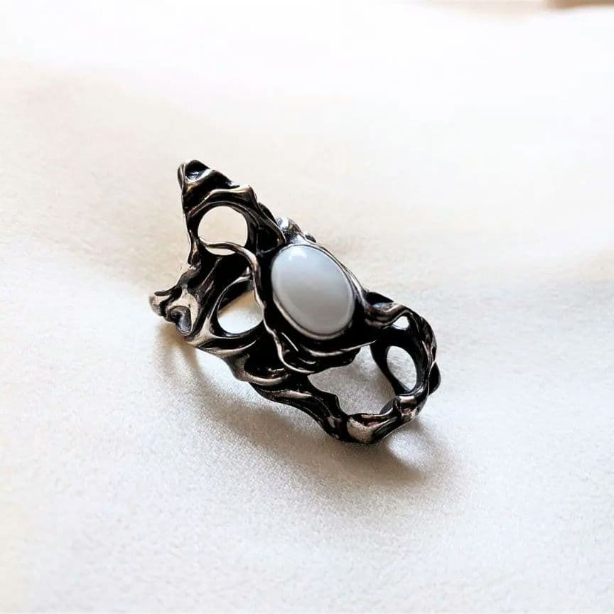 う*に様 【希少】TAUJAN リング WhiteOnyx pulse