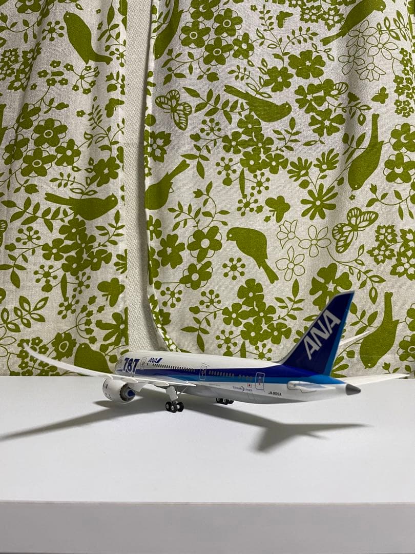 1/200 ANA B787-8 JA805A 木製スタンド付き 1/200 B787-8 ANA