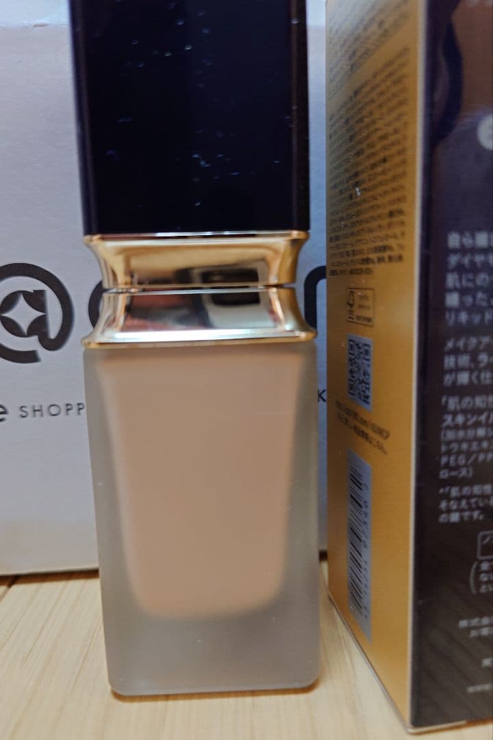 タンフリュイドエクラ マット　オークル10 クレ・ド・ポーポーテ　クレド