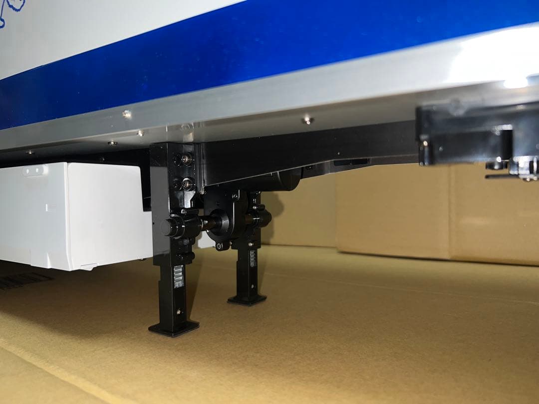 タミヤ 1/14RC 3軸リーファー・セミトレーラー 新品組み立て塗装済 値下中