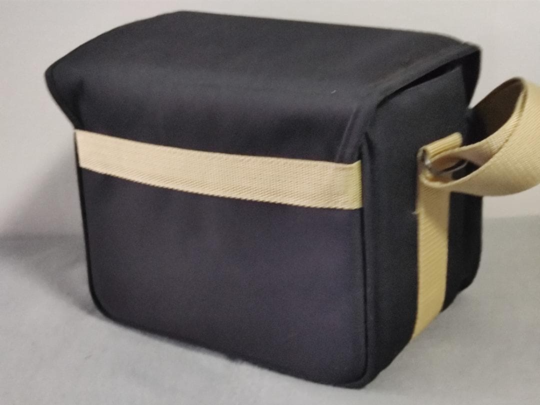 SONY ソニー　CCD-TR11　8mmビデオカメラ　ハンディカム