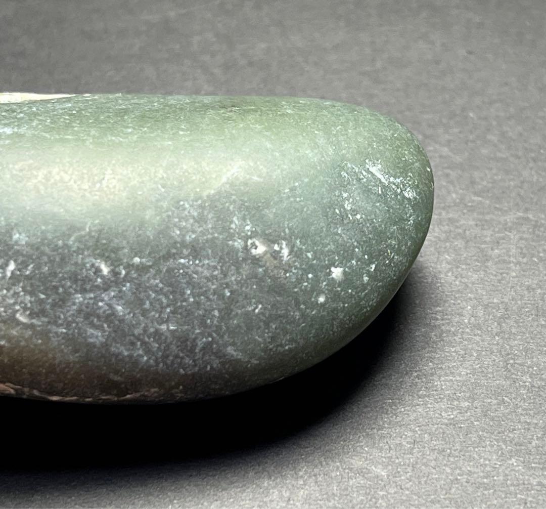 富山県産 ネフライト 大玉 国産鉱物 標本 原石 - メルカリ