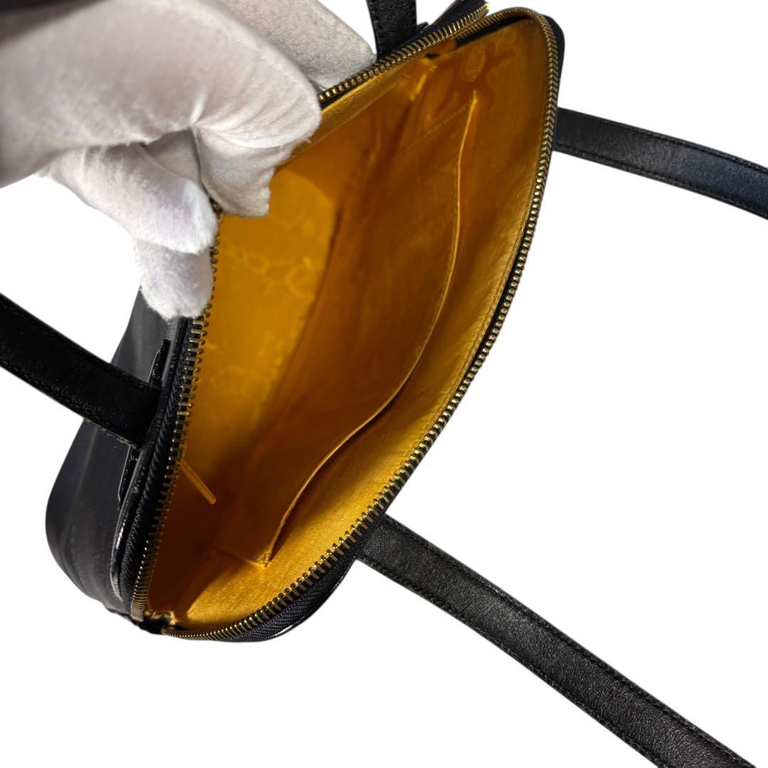 美品　希少　クリスチャンラクロワ　❤︎ハート&➕クロス　シボ革　ショルダーバッグ