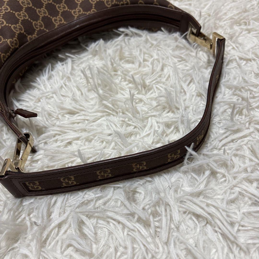 GUCCI ワンショルダーバッグ　GG柄　キャンバス×レザー　ハーフムーン