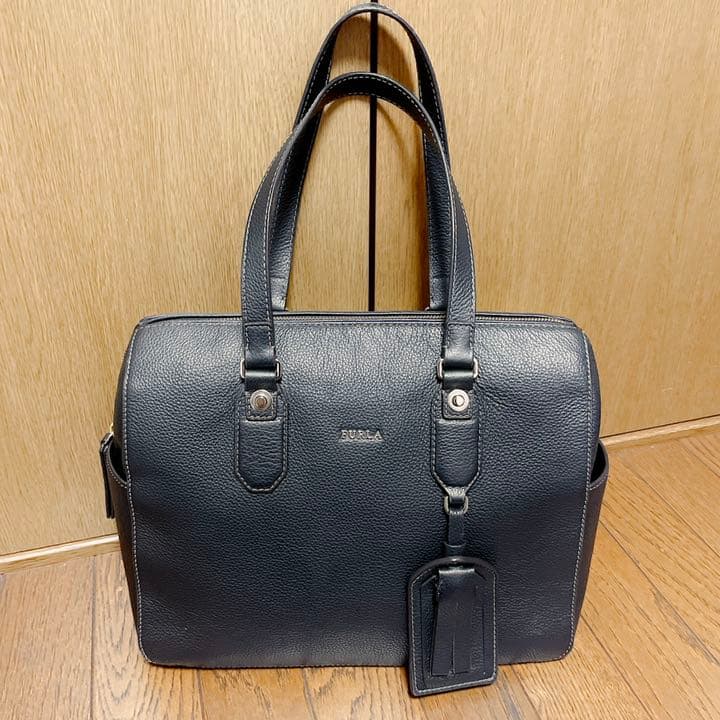 FURLA Emma ブラック カーフレザーハンドバッグ
