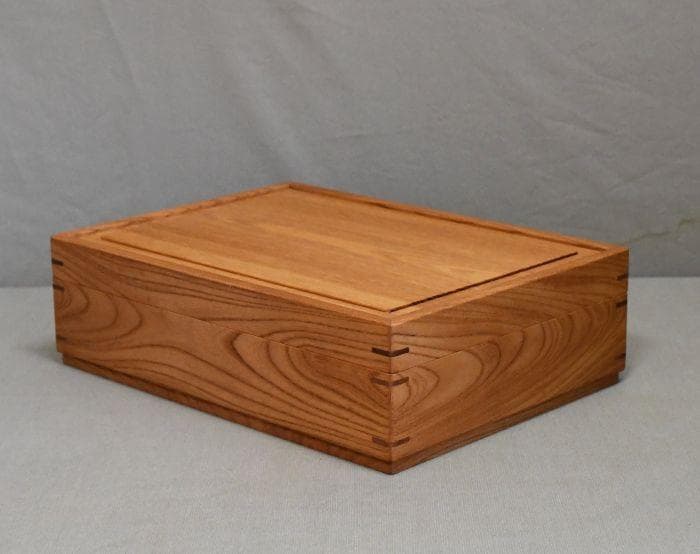 欅の文庫。B5サイズの収納。新品