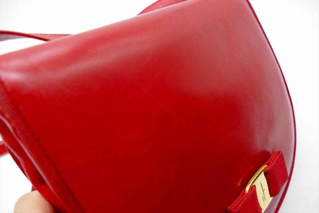 [3393]　＊サルヴァトーレフェラガモ＊　ショルダーバック　赤　ポーチ