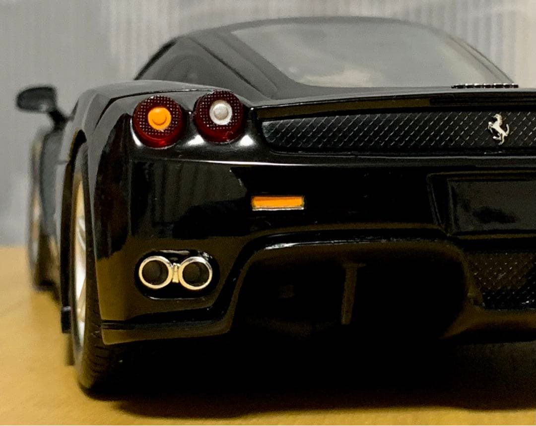 希少ブラック 100% ホットウィール エンツォ フェラーリ 1/18