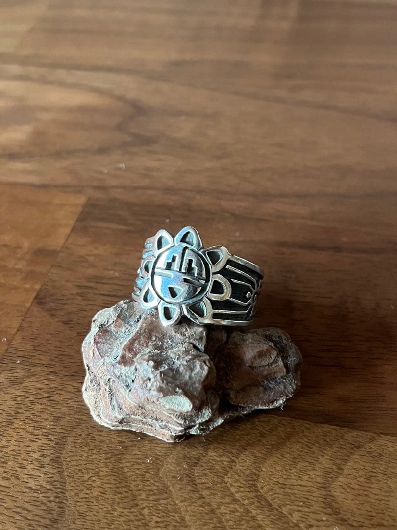 ホピ　ジェラルド・ ロマヴェンテマ　インディアンジュエリー リング サンフェイス