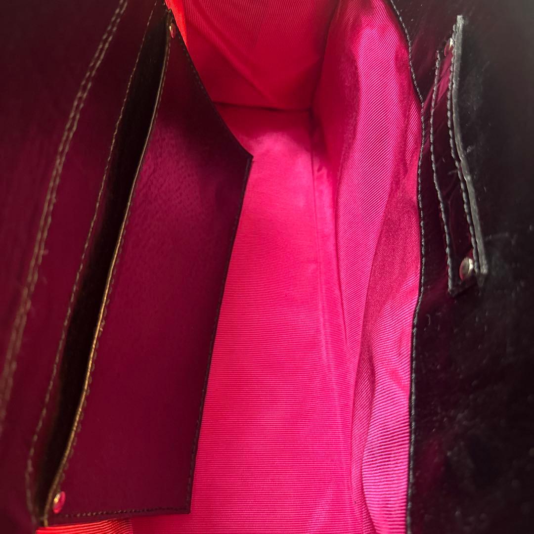 クロコダイル 調の型押し　ハンドバッグ　黒