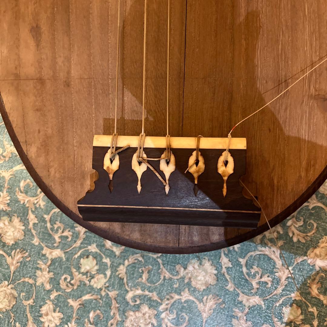 木製 琵琶 月の模様