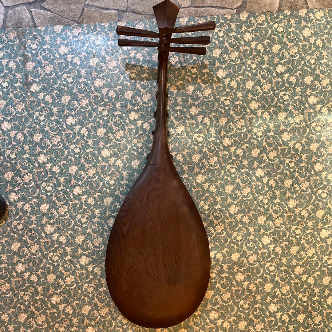 木製 琵琶 月の模様