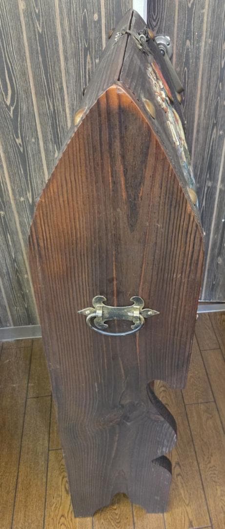 現状渡し〉騎士ドラゴン彫刻 木製 収納家具