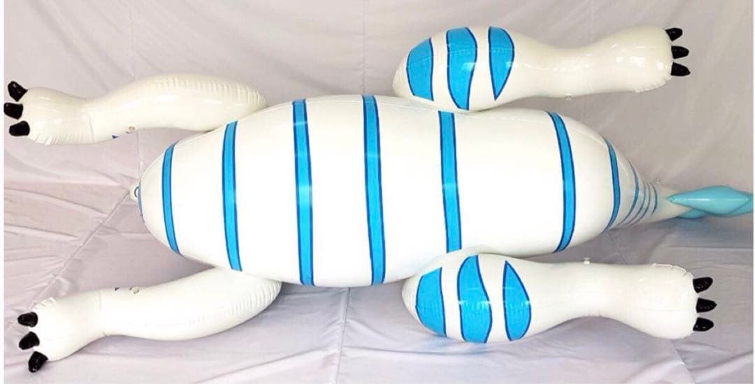 ホワイトドラゴン　フロート　空気ビニール風船　浮き輪　レア　希少　バルーン