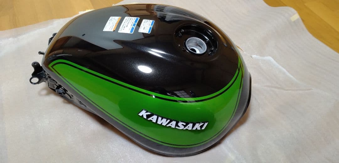 Kawasaki Z900RS 2025年ノーマル外装一式
