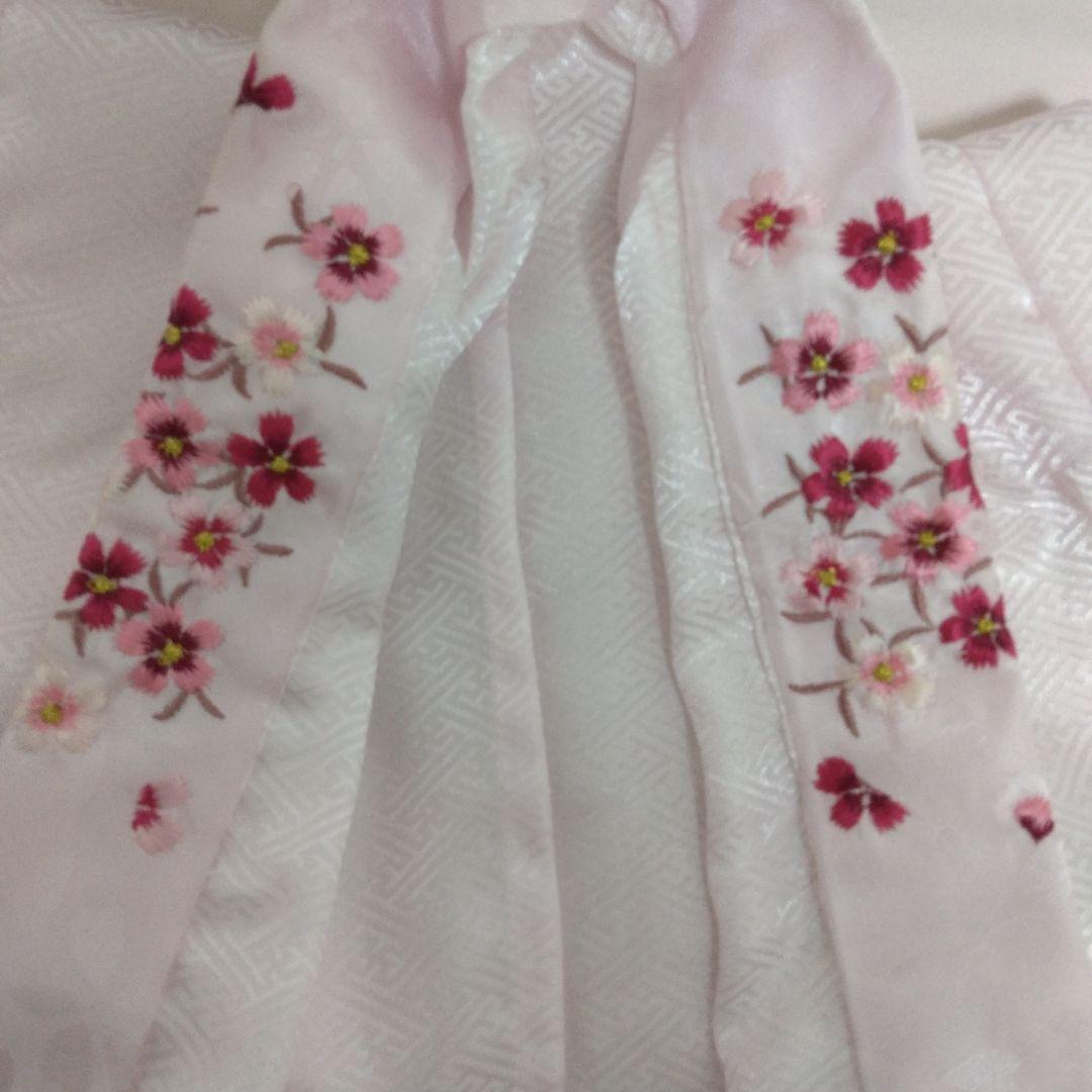 七五三8点①花刺繍被布着②着物③花刺繍襟長襦袢④髪飾り⑤ファー⑥足袋⑦草履⑧巾着