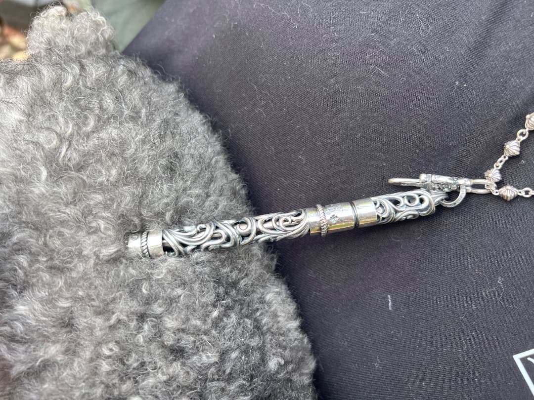 S925刻印有：重厚シルバーペンダントとしても使えるペン SZB001