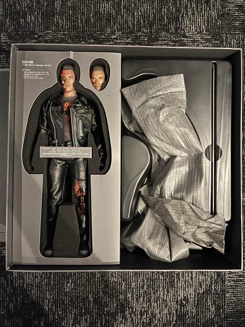 ホットトイズ ムービーマスターピースDX ターミネーター2 T-800ダメージ版