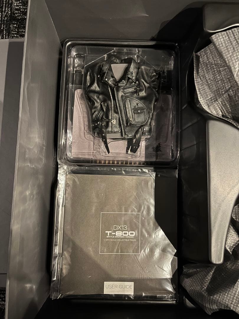 ホットトイズ ムービーマスターピースDX ターミネーター2 T-800ダメージ版