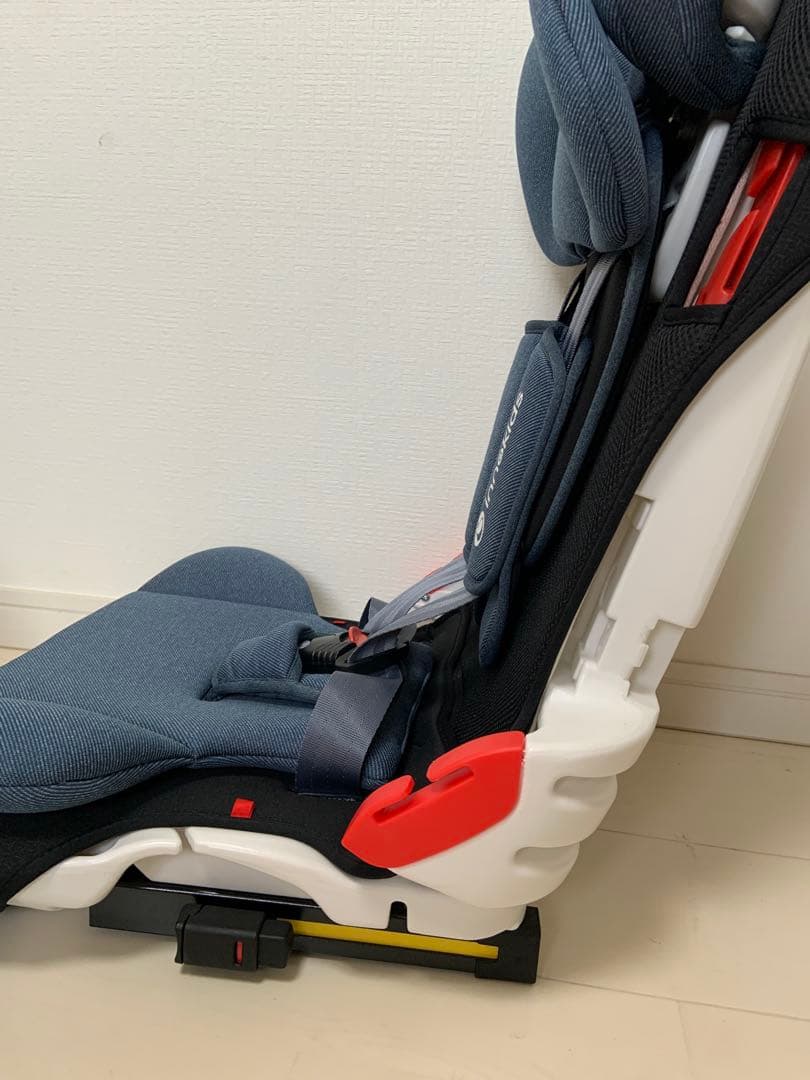 innokids ジュニアシート ブルー ISOFIX １歳〜11歳 コンパクト