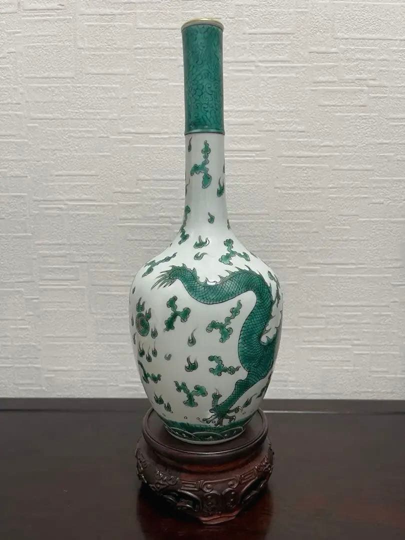 中国 大清乾隆年製 緑竜紋 長頸瓶。