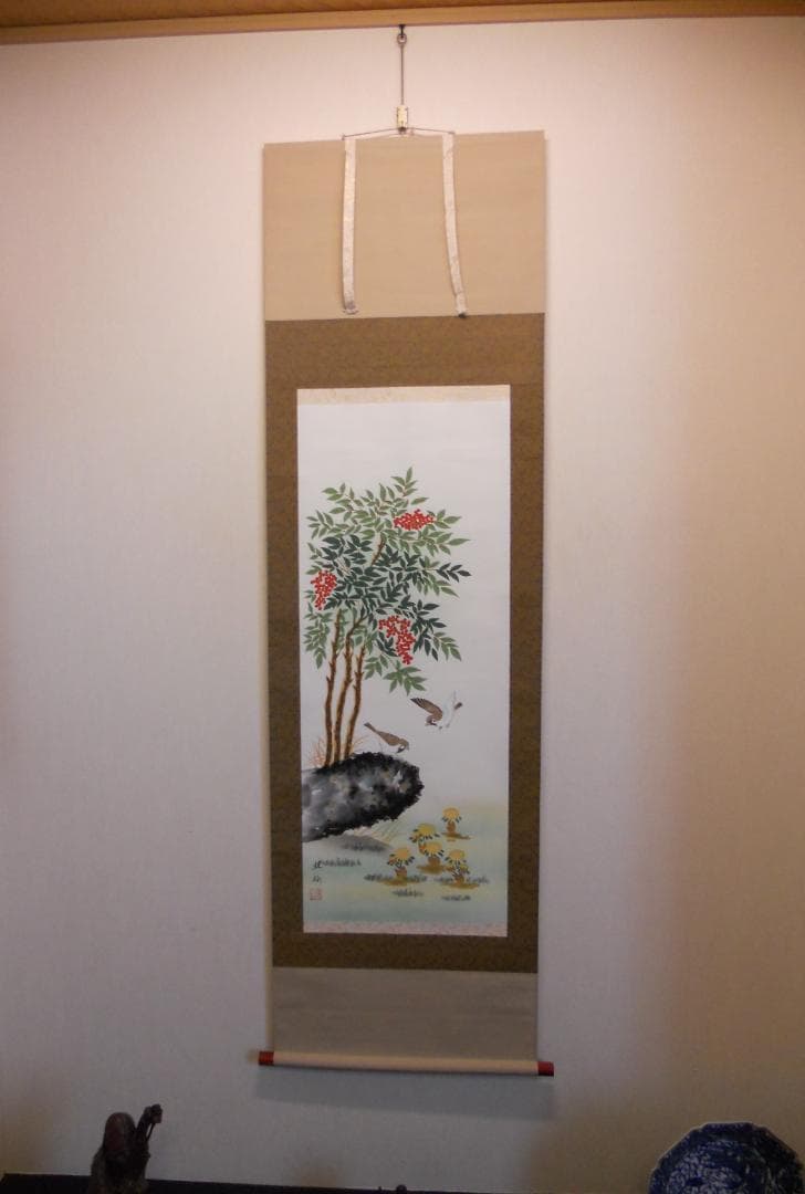 掛け軸 桂月 南天に雀 絹本 希少 軸装 茶道具 掛軸 美品 です。