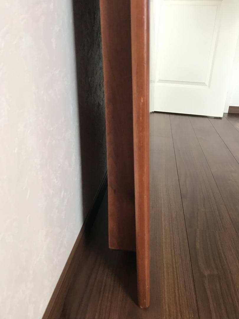 送料込み価格 Lotus 木製ダイニングテーブル 4本脚　矢張り柄