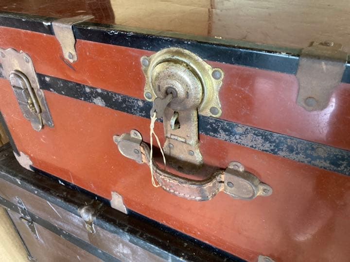 鍵付き船トランク