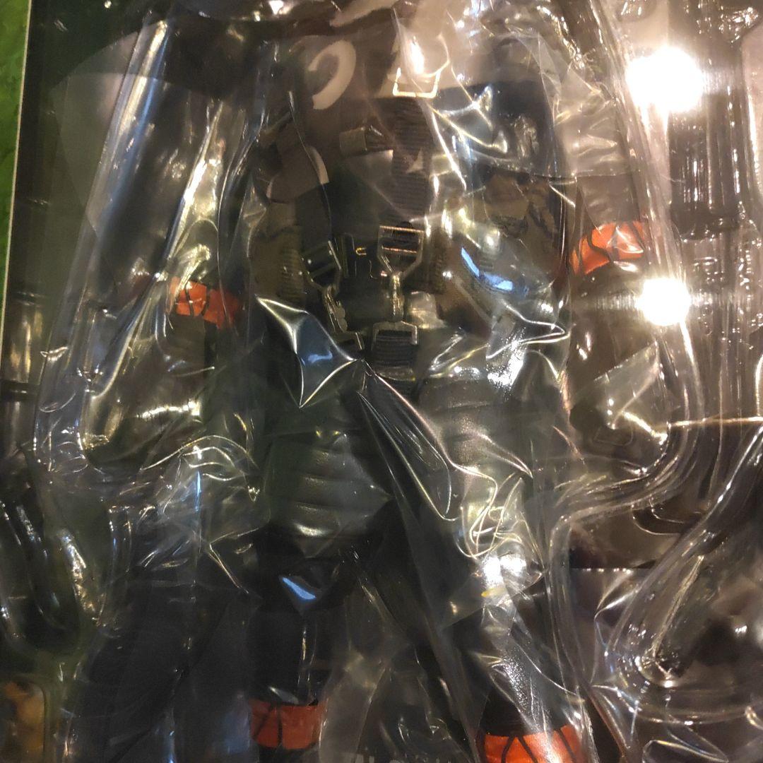 HOTTOYS メタルギア ソリッド３ スネークイーター ネイキッド・スネーク