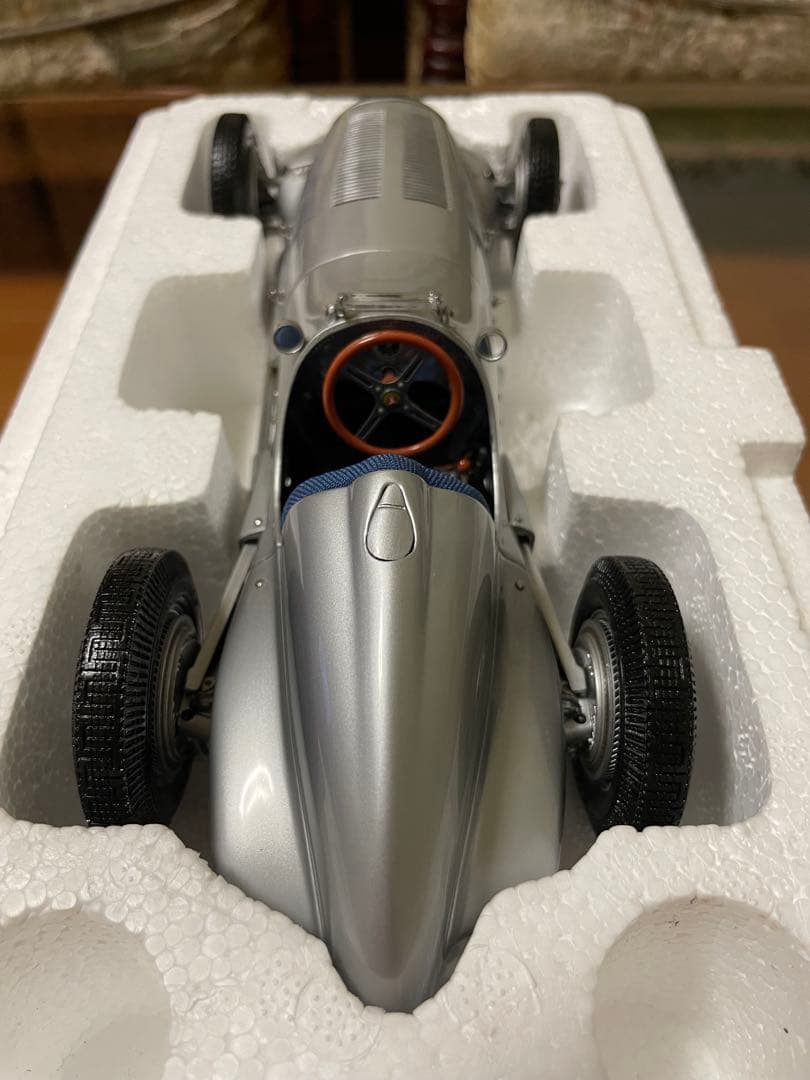 価格変更1/18 CMCメルセデス・ベンツ W125 1937年 未展示品