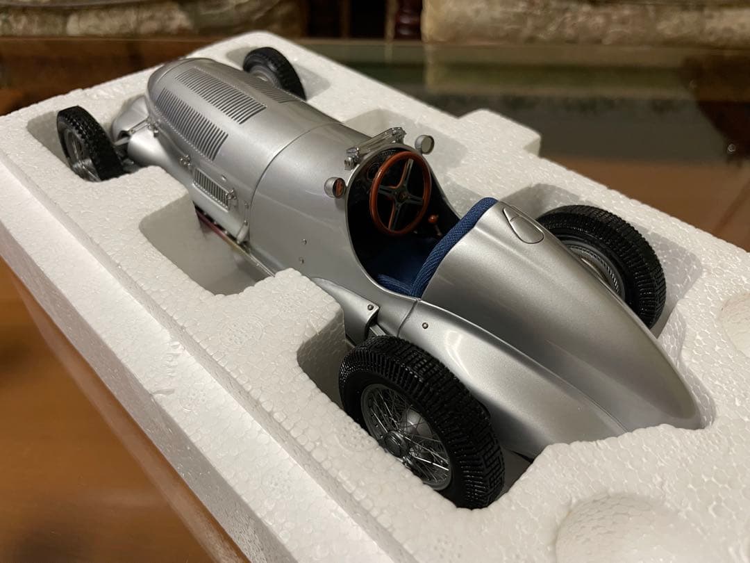価格変更1/18 CMCメルセデス・ベンツ W125 1937年 未展示品