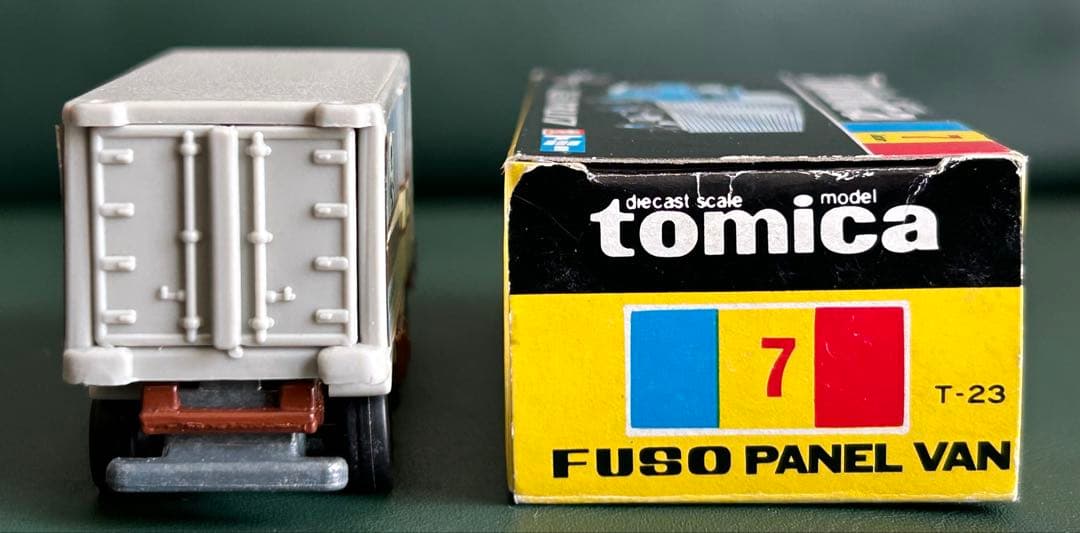 トミカ ふそう パネルバン 丸運
