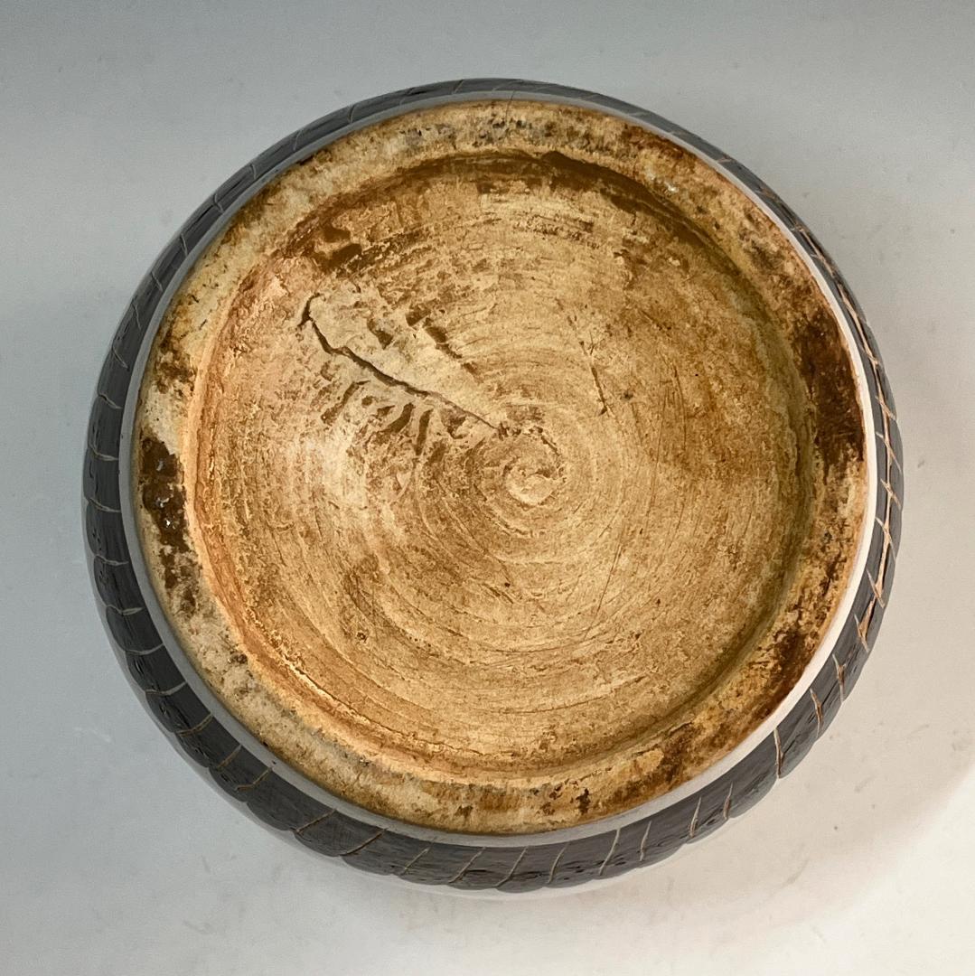 唐物 磁州窯 白地陰刻文魚紋瓶 白化粧無地陶 灰褐色